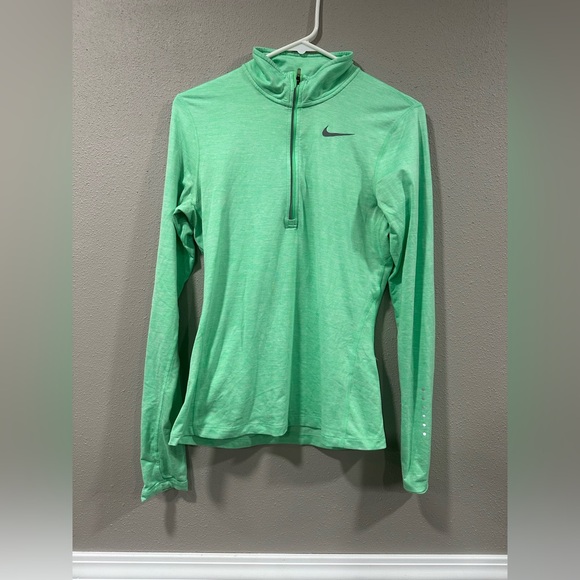 Nike Tops - Nike XS Quarter Zip